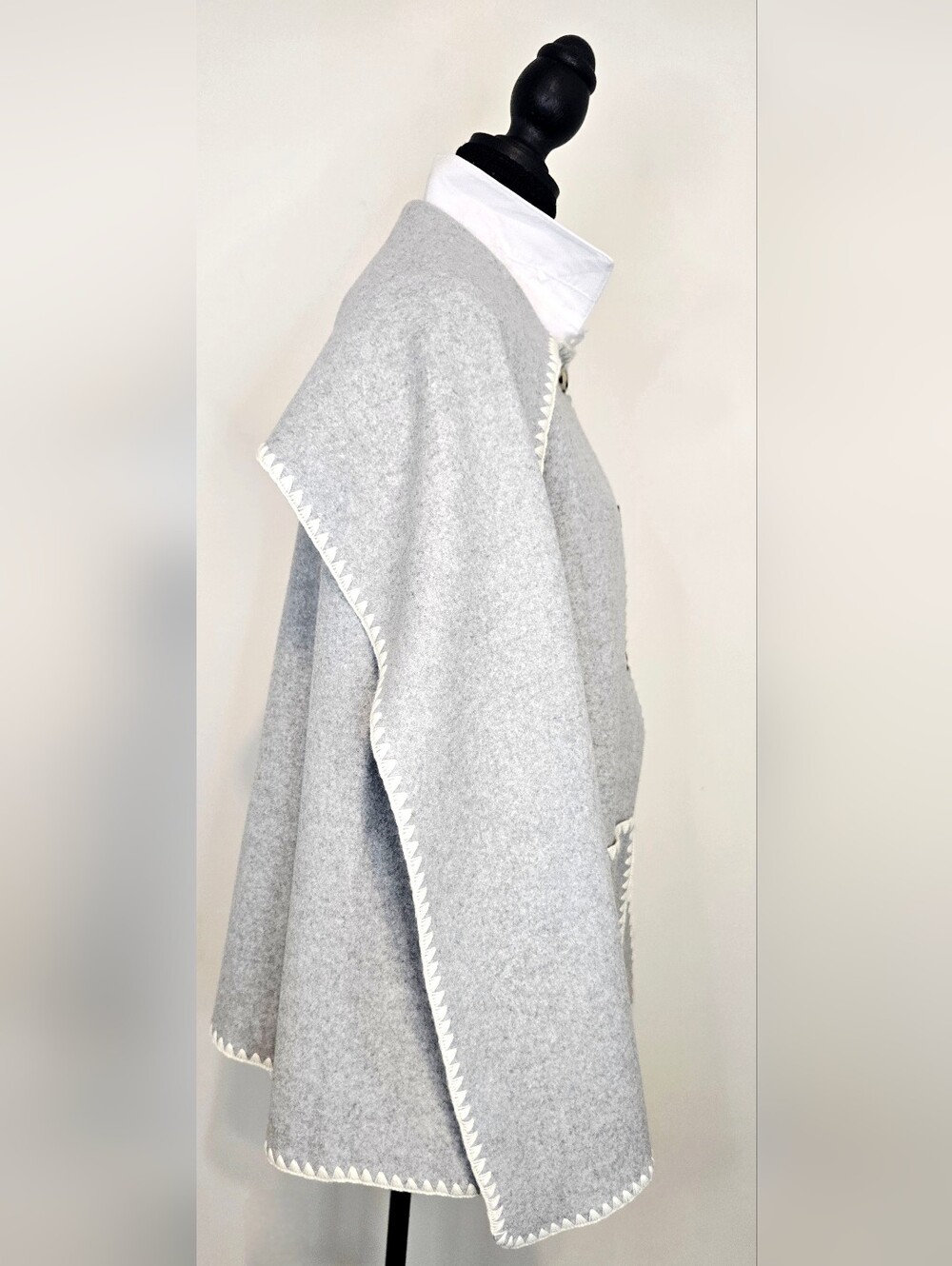 Marc New York Andrew Marc Gray Cape Coat Blanket Jacket Whipstitch Quiet Luxury - Picture 8 of 12